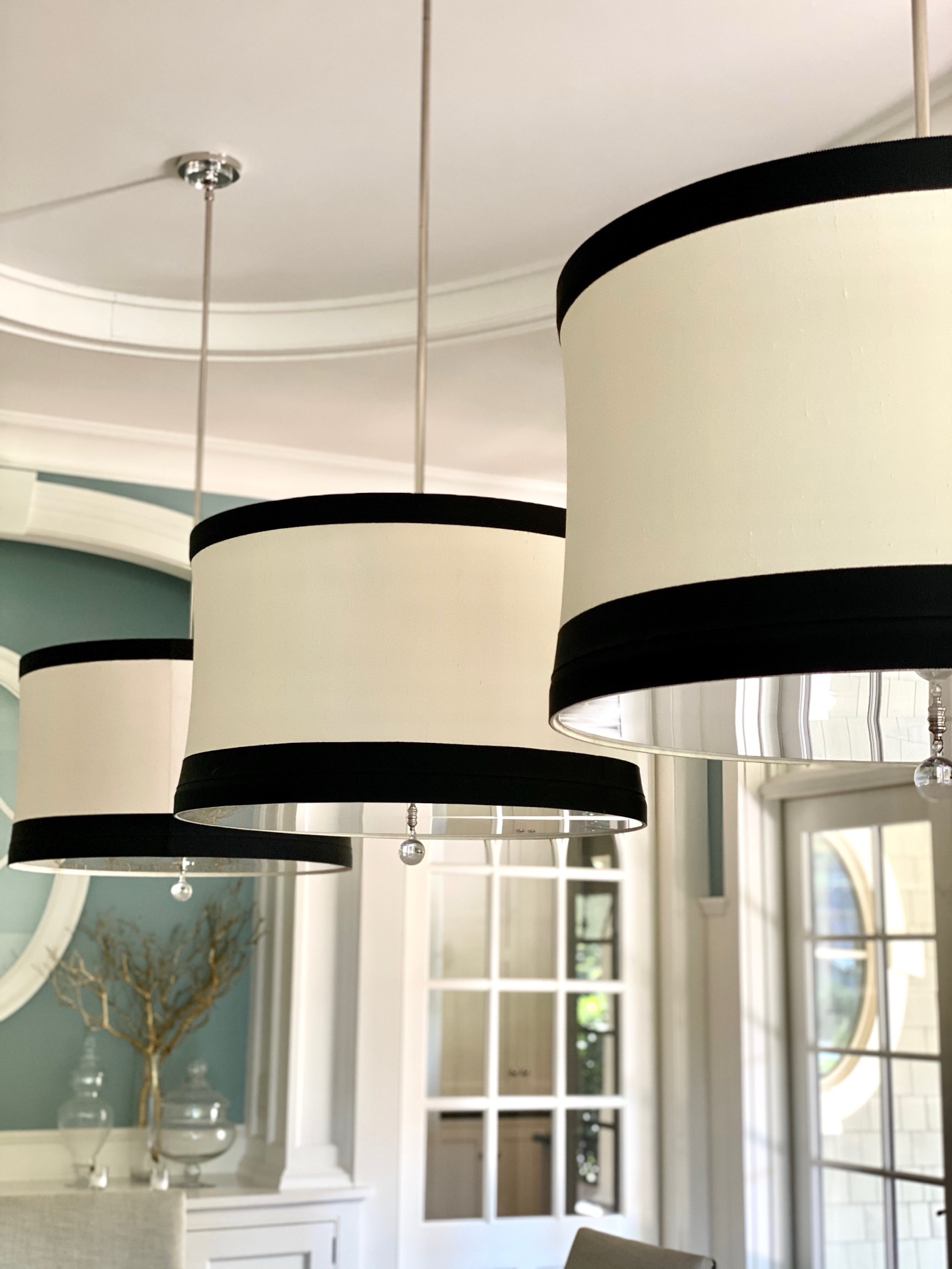 Kitchen & Dining detail at Elysian Manor by Oak Heart Interiors, photo 21