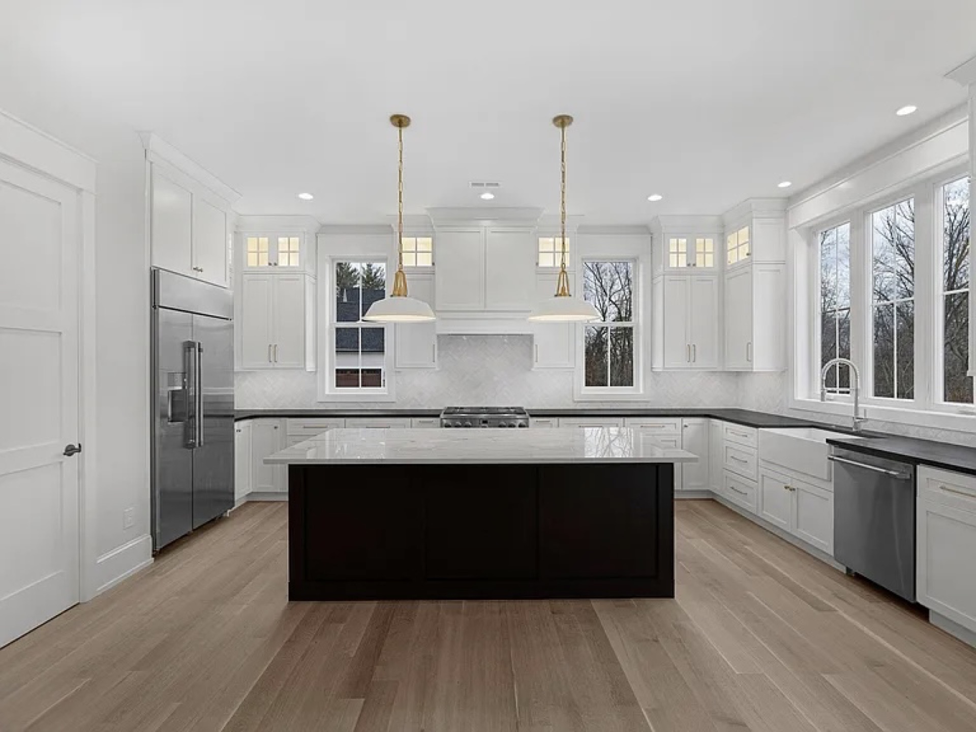 Kitchen & Dining detail at Elysian Manor by Oak Heart Interiors, photo 7
