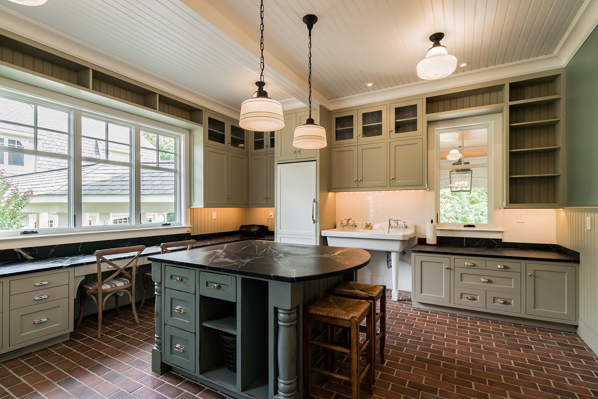 Kitchen & Dining detail at Elysian Manor by Oak Heart Interiors, photo 18