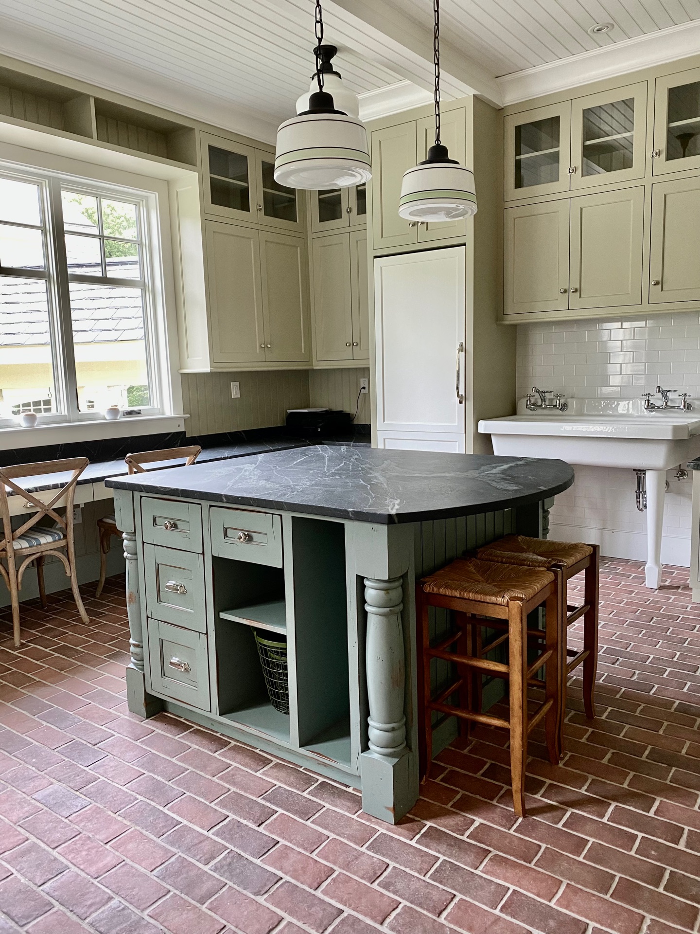 Kitchen & Dining detail at Elysian Manor by Oak Heart Interiors, photo 14