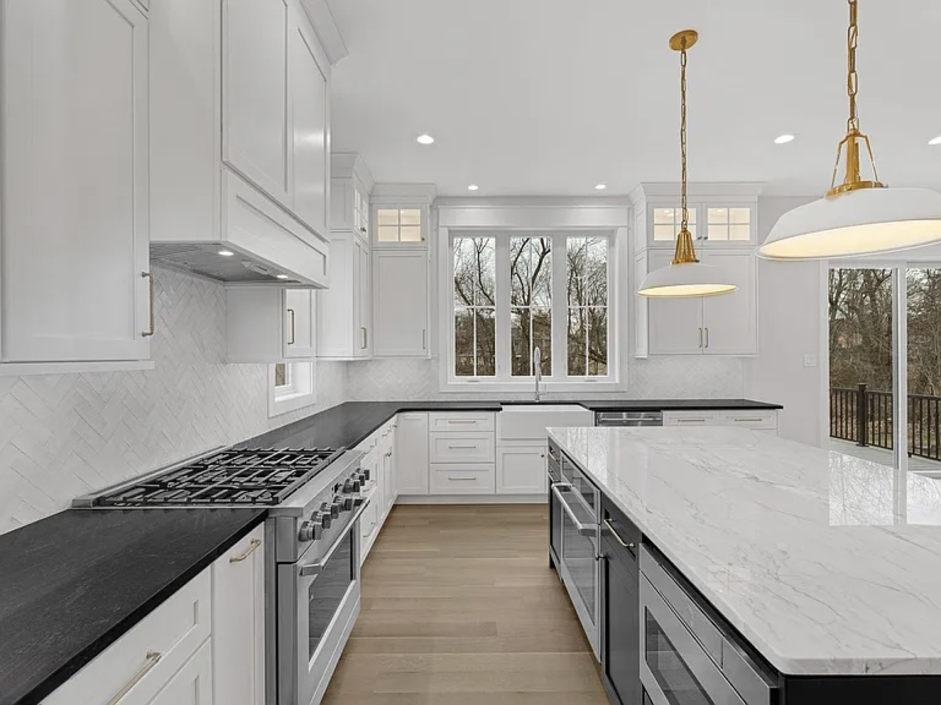Kitchen & Dining detail at Elysian Manor by Oak Heart Interiors, photo 8