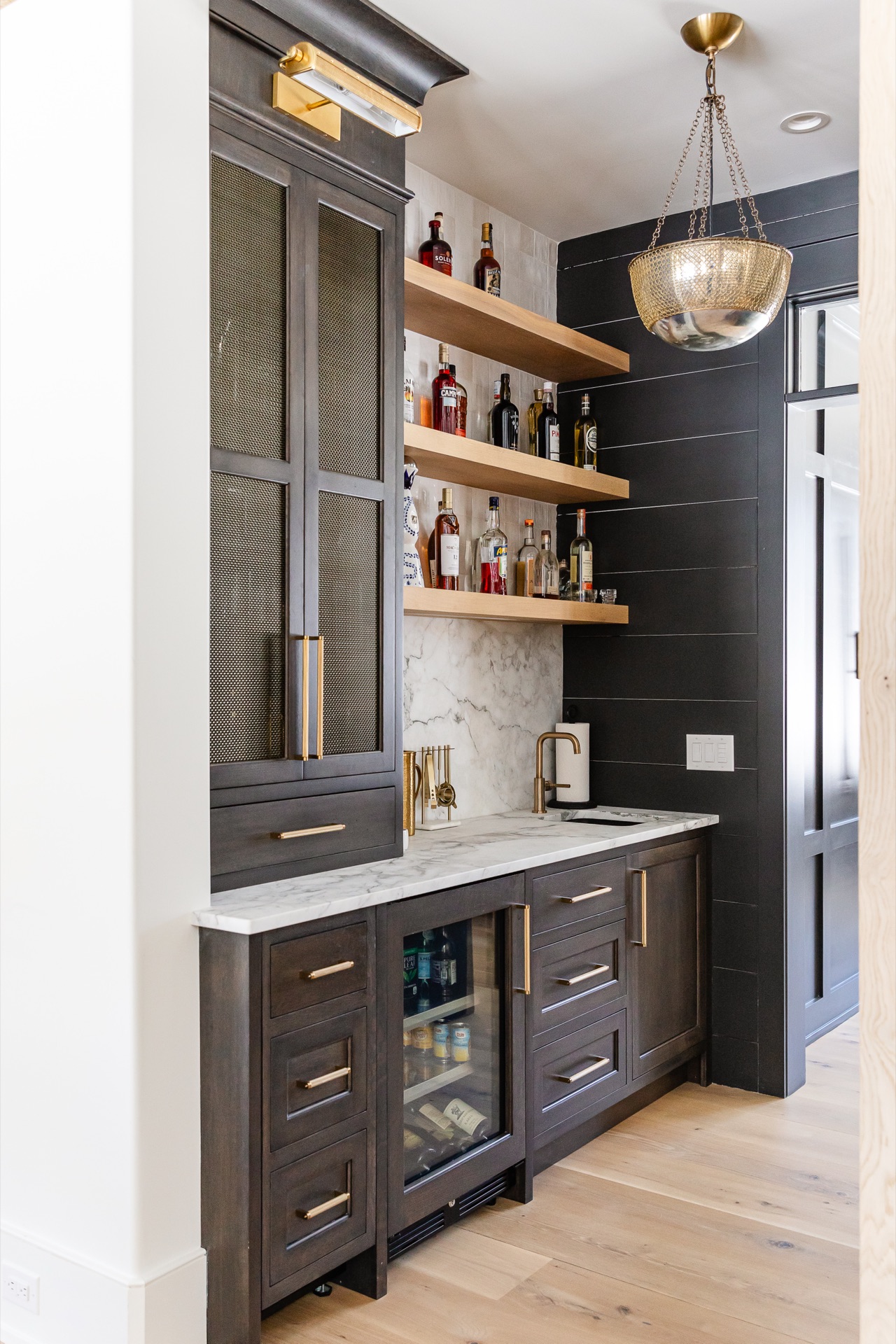Kitchen & Dining detail at Elysian Manor by Oak Heart Interiors, photo 5