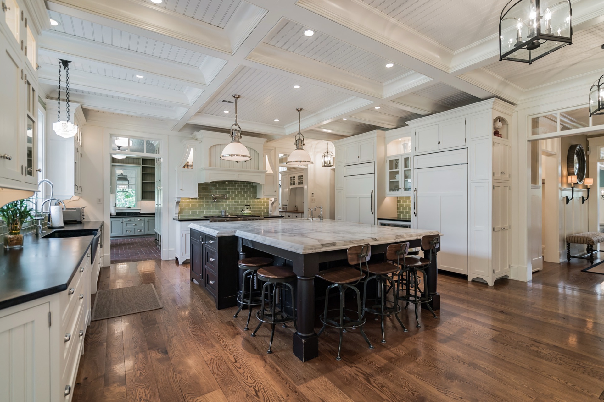 Kitchen & Dining detail at Elysian Manor by Oak Heart Interiors, photo 19
